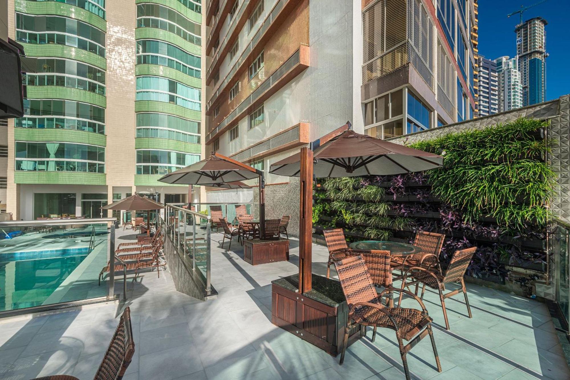 Itnc104 - Avenida Atlantica Com 3q E Churrasqueira Casa de férias Balneario Camboriu
