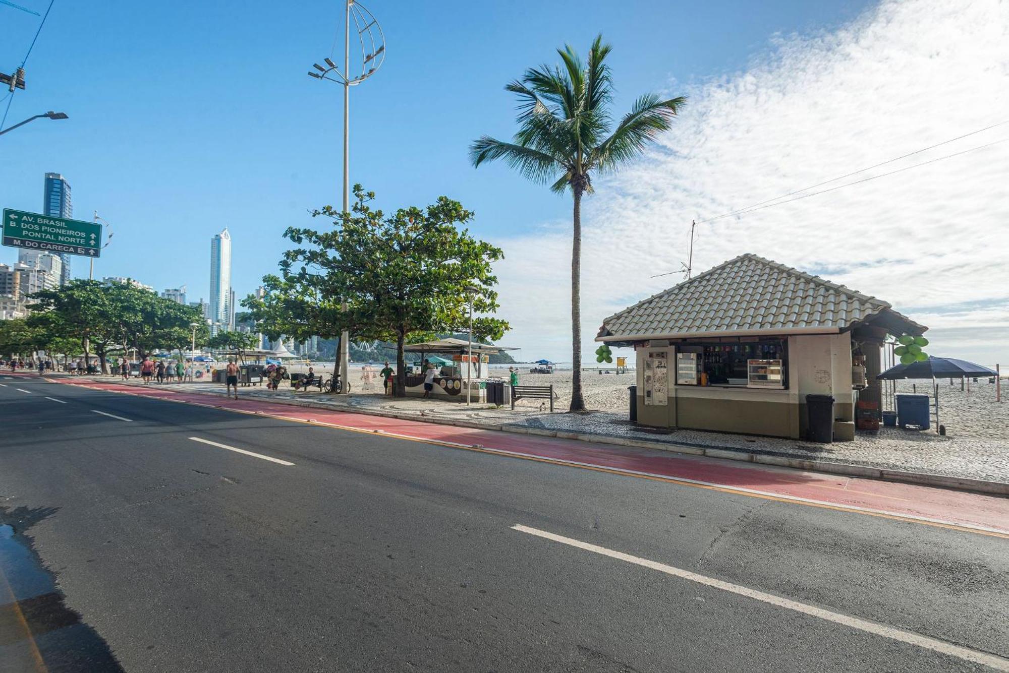 Itnc104 - Avenida Atlantica Com 3q E Churrasqueira Casa de férias Balneario Camboriu