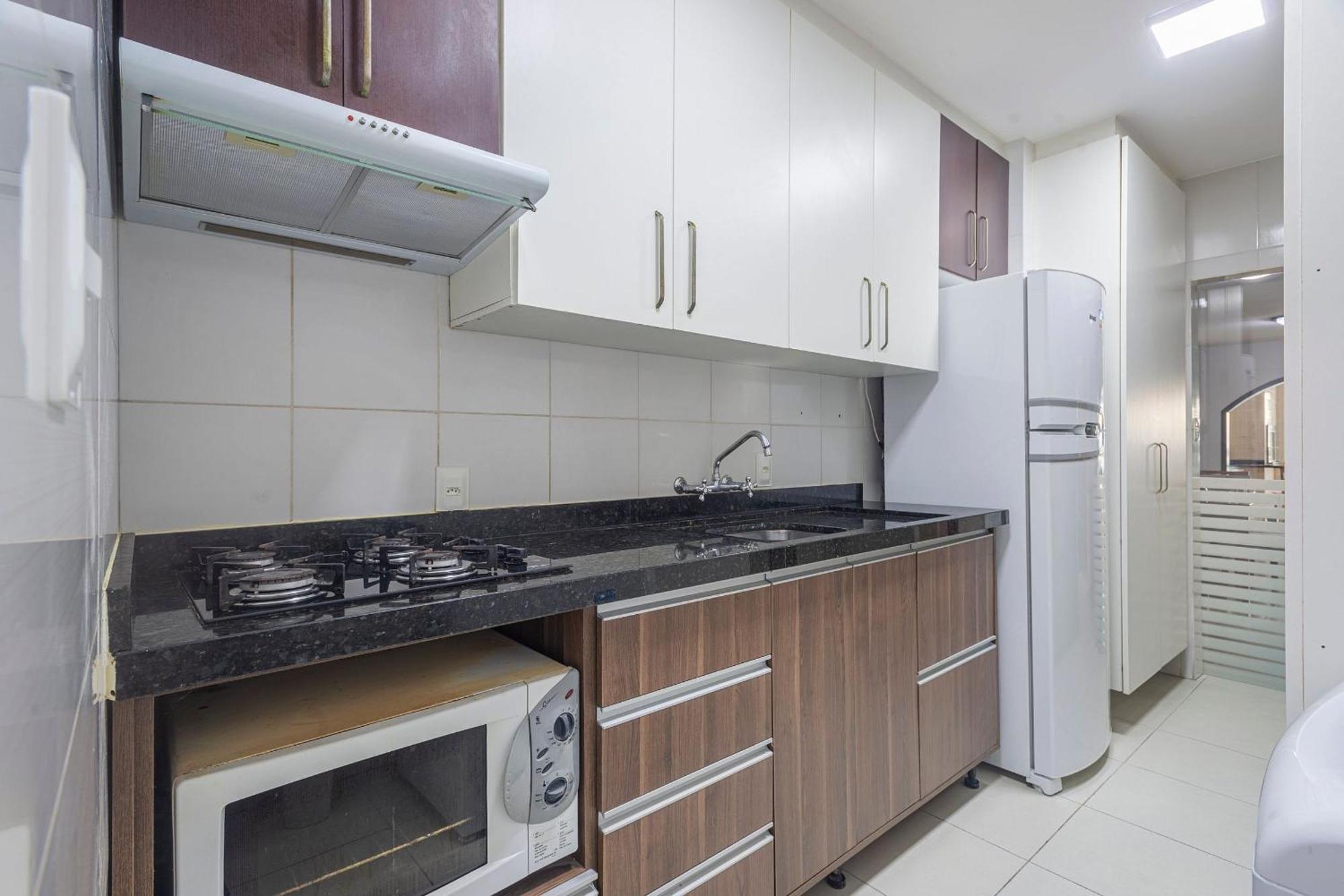 Itnc104 - Avenida Atlantica Com 3q E Churrasqueira * Balneario Camboriu
